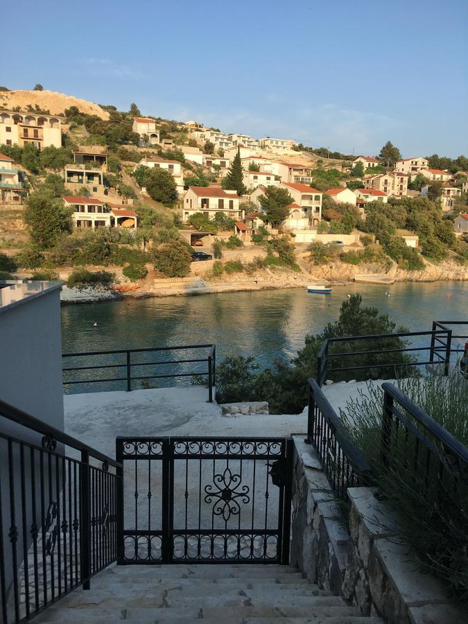 Villa Kristina Sevid ภายนอก รูปภาพ
